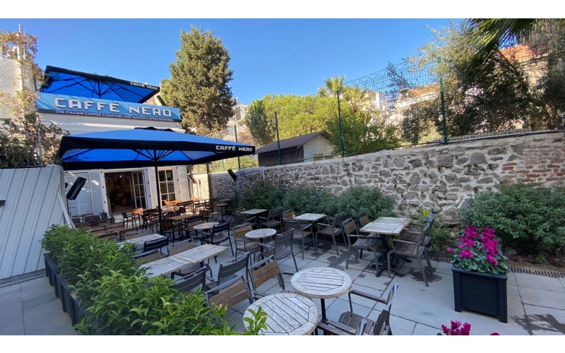 Senkron Dekor, alçıpan, boya, dekorasyon ve seramik inşaat hizmetlerinde uzmanlaşmış bir firmadır. Anahtar teslim projelerle iç mekan ve dış mekan dekorasyo