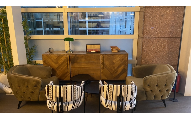 Senkron Dekor, alçıpan, boya, dekorasyon ve seramik inşaat hizmetlerinde uzmanlaşmış bir firmadır. Anahtar teslim projelerle iç mekan ve dış mekan dekorasyo