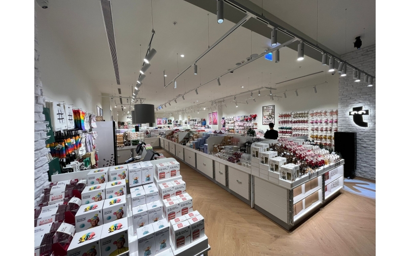 Senkron Dekor, alçıpan, boya, dekorasyon ve seramik inşaat hizmetlerinde uzmanlaşmış bir firmadır. Anahtar teslim projelerle iç mekan ve dış mekan dekorasyo